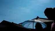 Pro dan Kontra Celana Pendek sebagai Pakaian Kerja di Tokyo