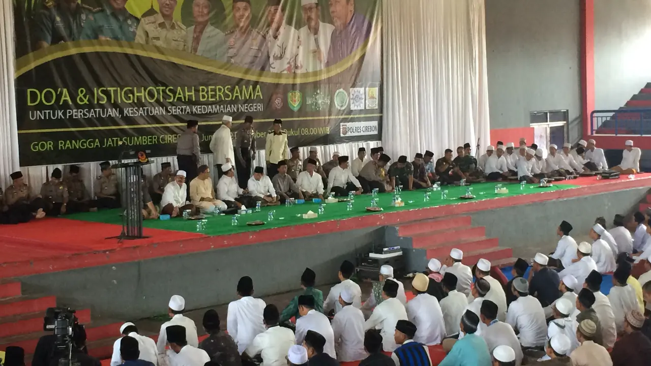 Doa dan Istighosah Warga Cirebon 2 Desember