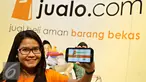 Pengunjung saat memperlihatkan situs Juolo.com saat konferensi pers di Jakarta, Senin (25/1). Chaim Fetter menargetkan bakal mengalahkan OLX Indonesia dalam waktu 18 bulan dari sekarang. (Liputan6.com/Immanuel Antonius)
