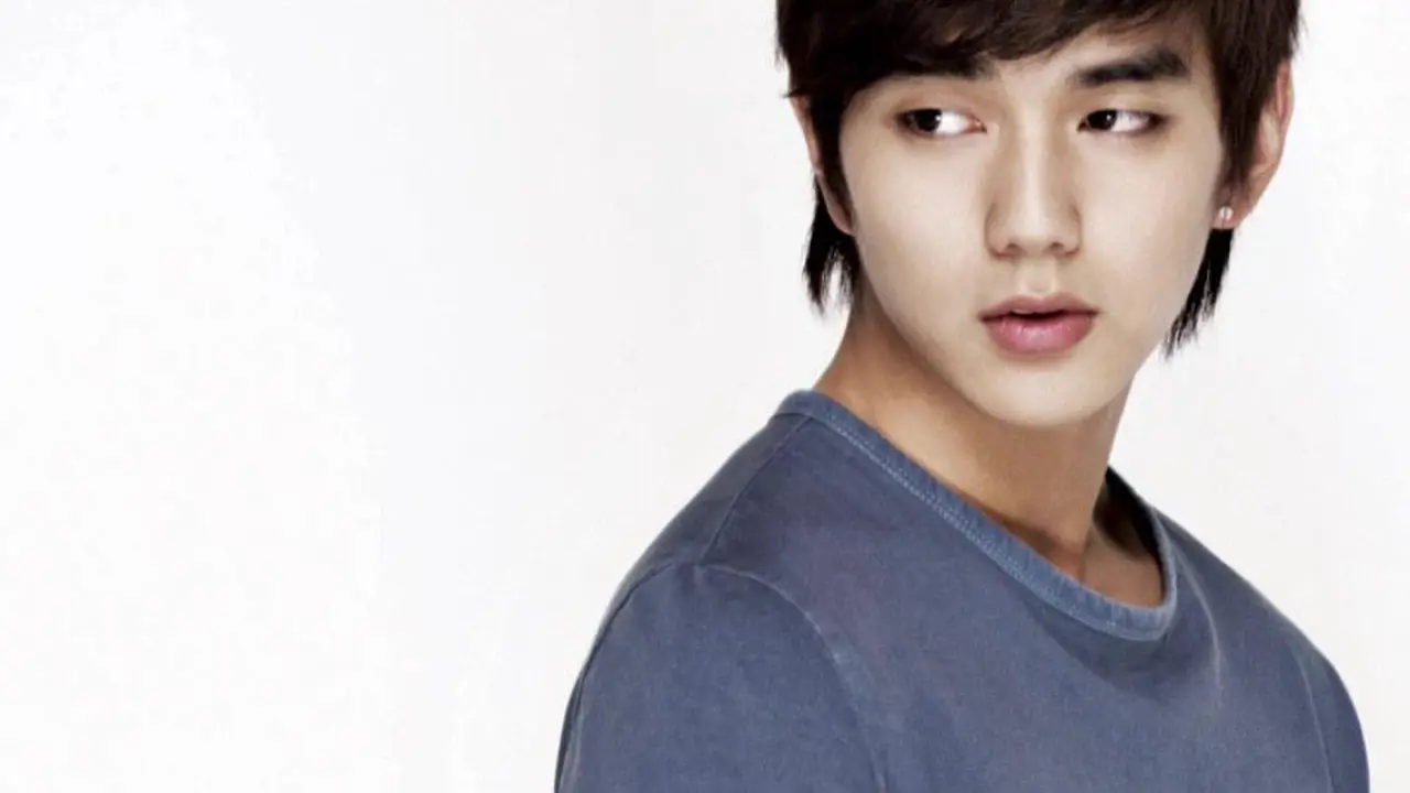 Yoo Seung Ho Mulai Goda Penggemar Jelang Lepas Wamil