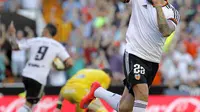 Otamendi Isyaratkan Pergi dari Valencia, Sinyal Gabung MU?