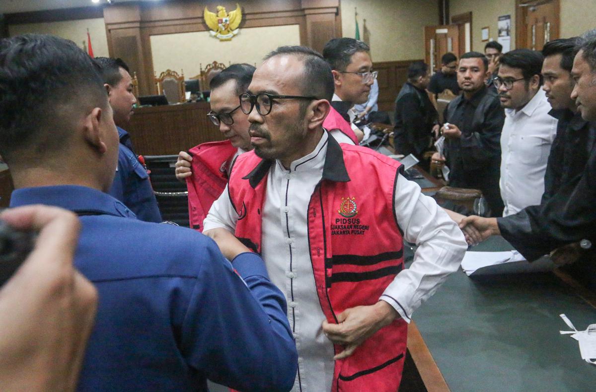 FOTO: Eks Dirut PT Pertamina Patra Niaga Divonis 9 Tahun Penjara dalam Kasus Korupsi Minyak Mentah PT Pertamina