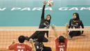 Laga semifinal bola voli duduk putri antara Indonesia melawan China pada  Asian Para Games 2018, di Tennis Indoor Gelora Bung Karno Jakarta, Rabu (10/10/2018).  (Bola.com/Peksi Cahyo)