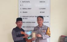 Cara Unik Perwira Polisi Ini Cegah Karhutla, Beri Buku Khotbah Larangan Bakar Lahan ke Masjid