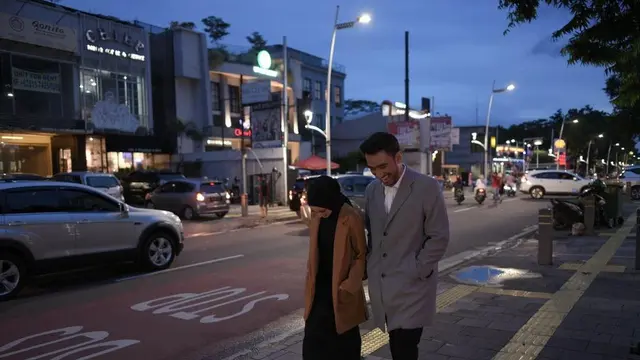 5 Potret Terbaru Reza D'Academy dan Istri Usai Menikah, Makin Romantis