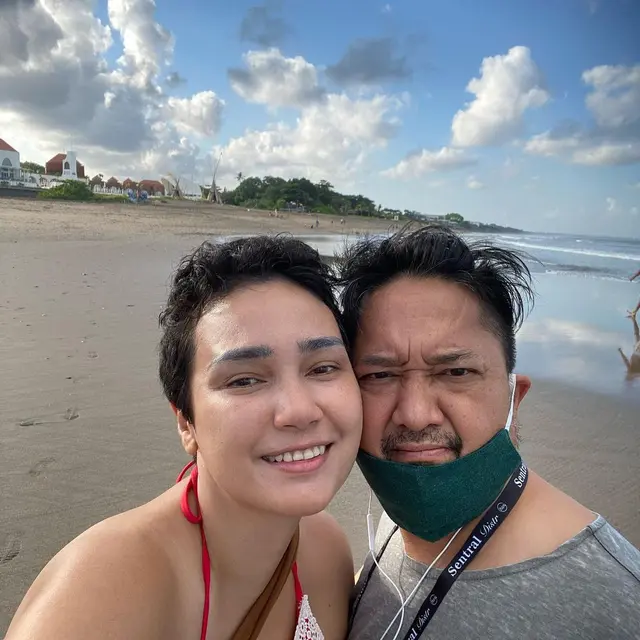 5 Tahun Menetap, Ini 6 Potret Mesra Feby Febiola dan Suami Nikmati Alam di Bali