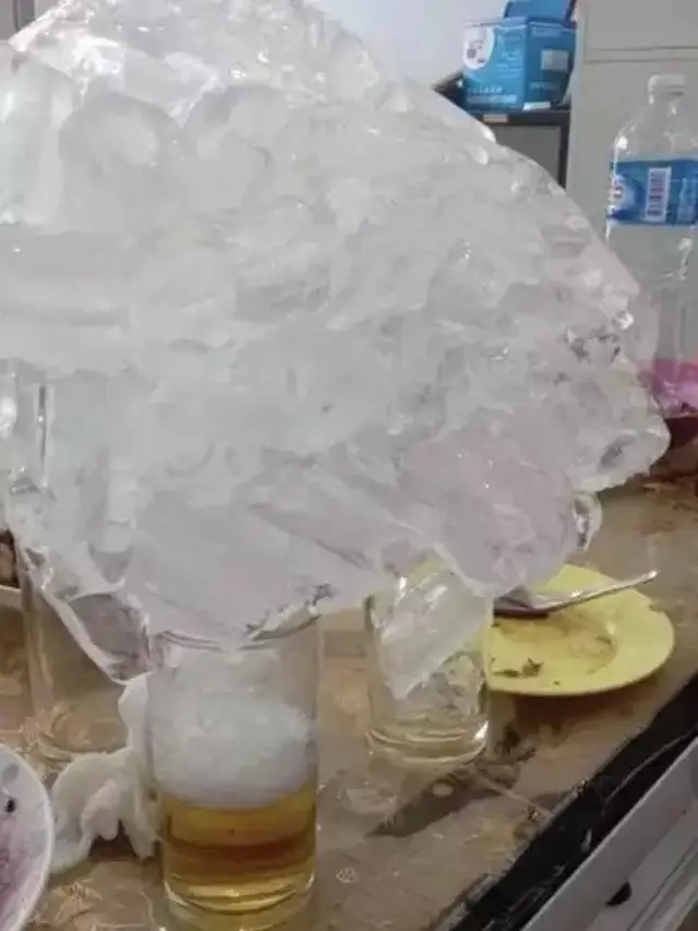 10 Potret Kocak Orang Minum Es Teh di Cuaca yang Panas Ini Bikin Tepuk Jidat