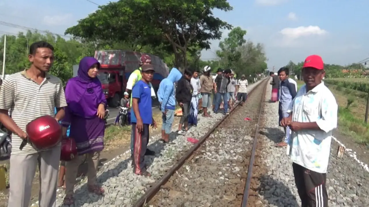 Kakek Tersambar Kereta Api