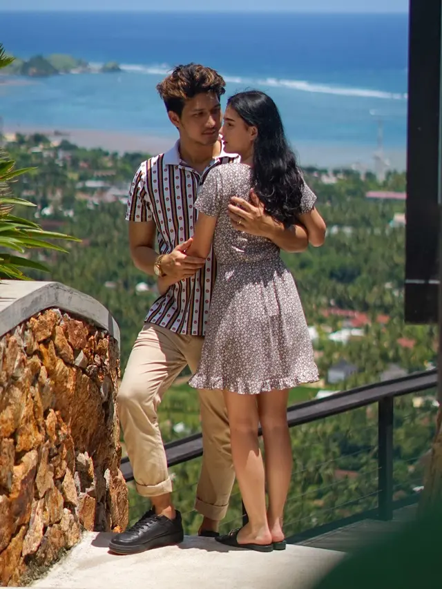 Tampil Makin Mesra, Ini 7 Potret Aditya Zoni dan Yasmine Ow Saat Liburan