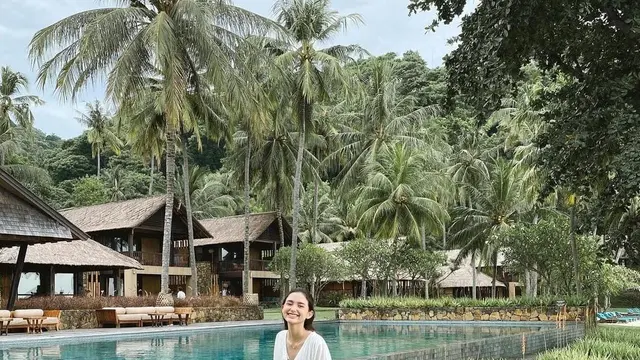 Inspirasi Gaya Sarah Menzel Kekasih Azriel