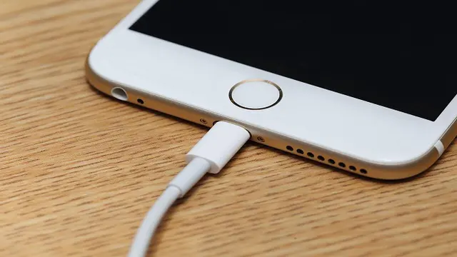 Tips Charge Baterai Smartphone Dua Kali Lebih Cepat 2
