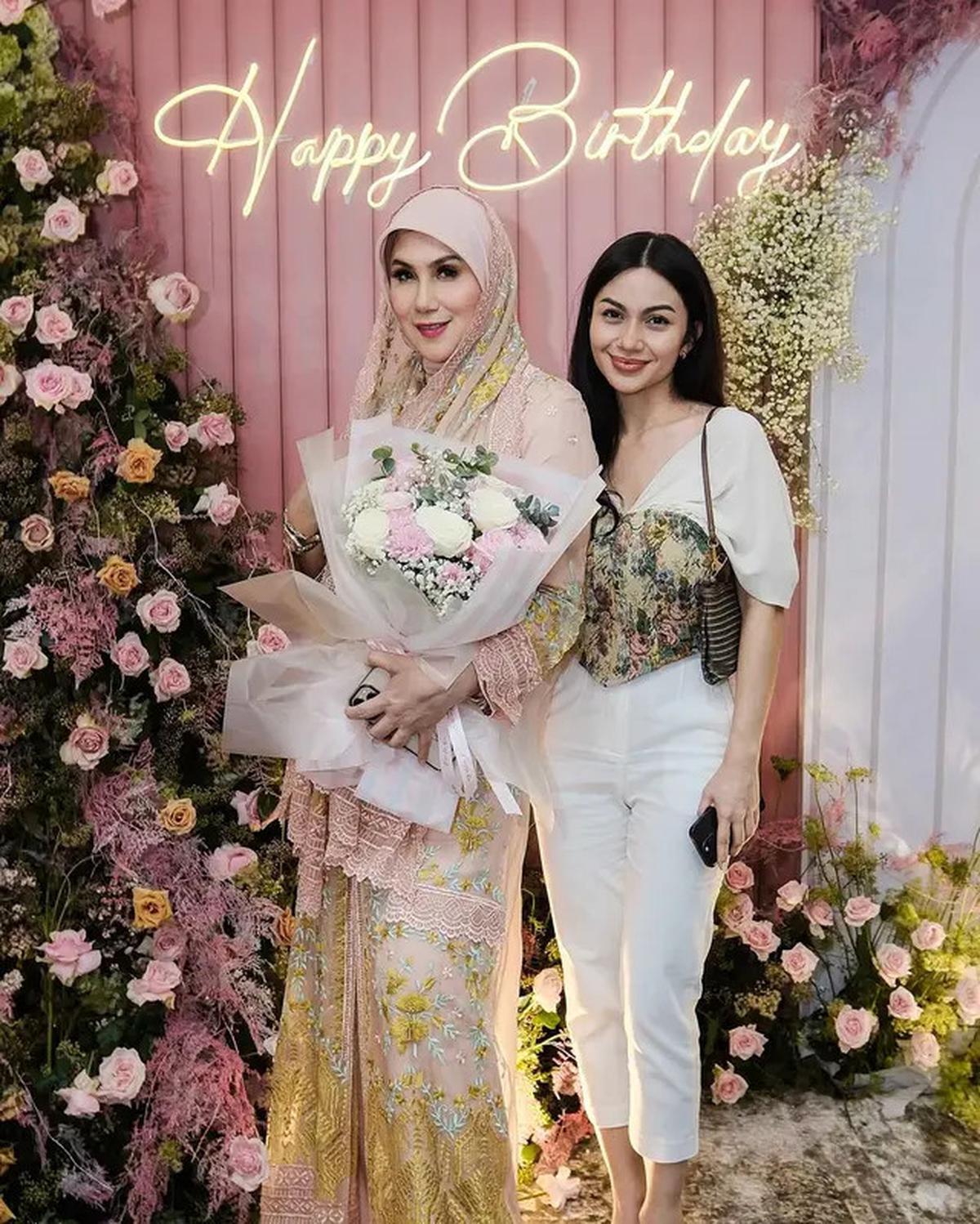 6 Potret Tamu Seleb di Ultah Marini Zumarnis, Ada Artis Senior hingga Ariel Tatum