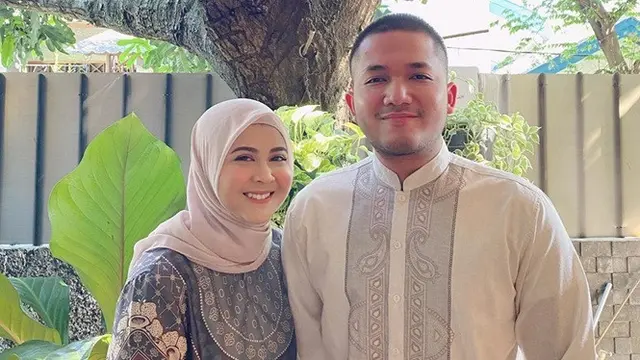 7 Potret Prewedding Kesha Ratuliu dan Adhi Permana, Pilih di Alam Terbuka