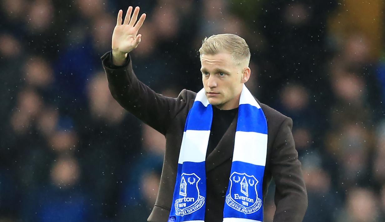 Donny van de Beek. Andalan Timnas Belanda ini dipinjam Everton dari Manchester United pada bursa transfer Januari lalu dengan tujuan mampu meningkatkan menit bermain sang pemain yang amat minim saat berseragam Setan Merah. Nyatanya ia baru diturunkan sebanyak 6 kali sejauh ini di Liga Inggris. (AFP/Lindsey Parnaby)