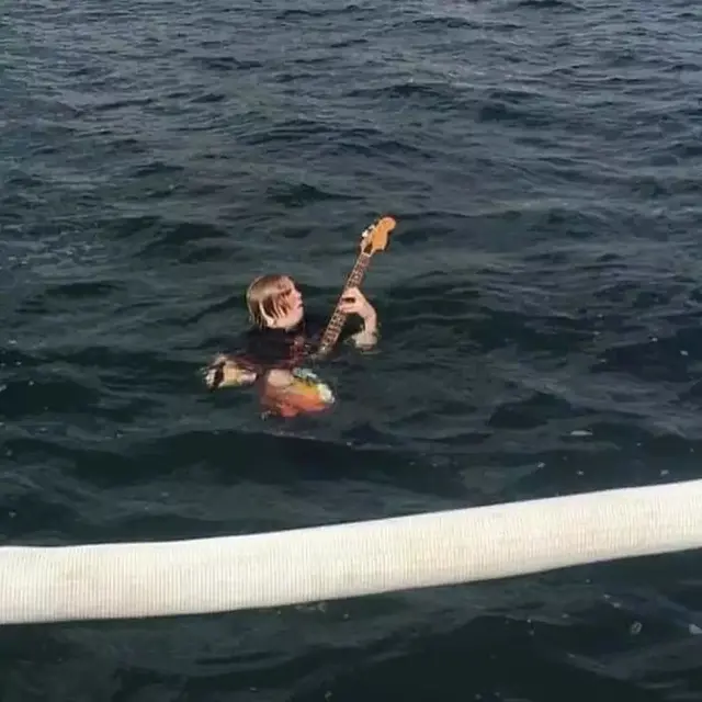 6 Tingkah Gokil Orang Asal Berendam Ini Nyeleneh, Enggak Habis Pikir