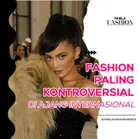 Ini dia beberapa selebriti yang pernah tampil dengan fashion paling kontroversial di acara-acara internasional. Simak di Fimela Fashion Update edisi kali ini yuk!