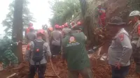 Vila di Puncak Bogor Diterjang Tanah Longsor, Dua Orang Tewas dan Tiga Selamat