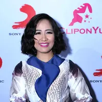 Delapan penyanyi dari Sony Music Indonensia akan menjadi host untuk CliponYu. Salah satunya Astrid Sartiasari. (Nurwahyunan/Bintang.com)
