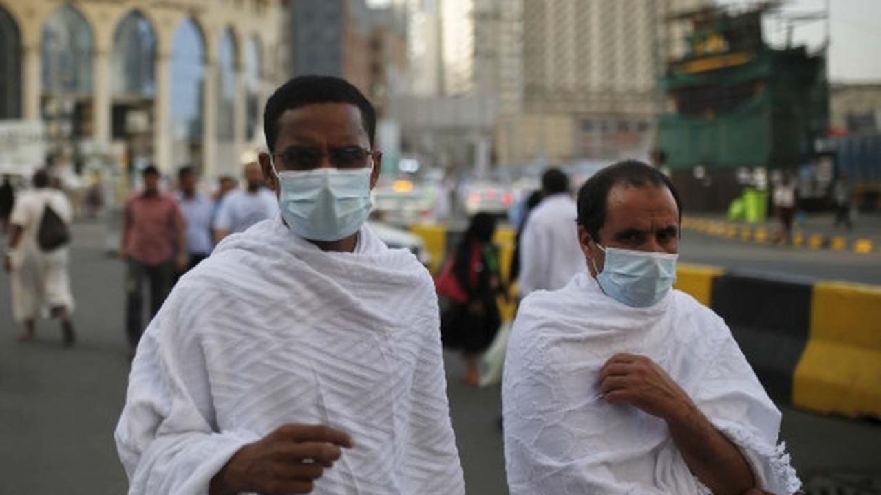 Pandangan udara jemaah haji mulai lakukan tawaf