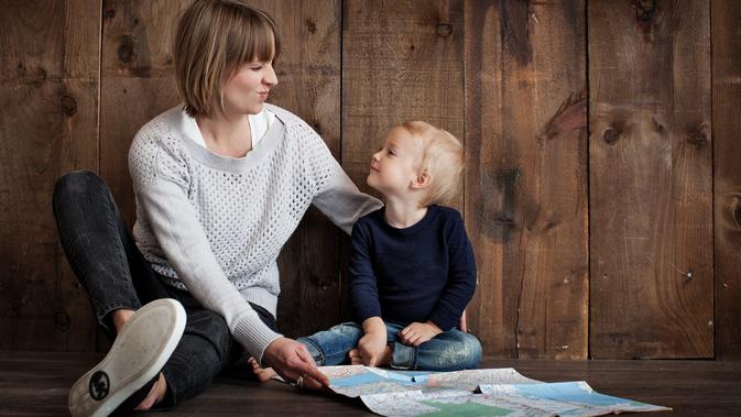 Ilustrasi Anak dan Orangtua Credit: pexels.com/Louis