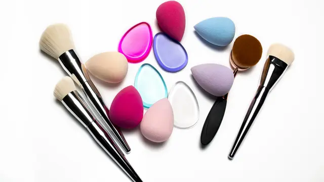 Cara Menyelamatkan Alat Makeup Korban Mainan Anak di Rumah