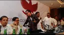 Dalam jumpa pers tersebut Prabowo tidak terlihat. Menurut kabar Prabowo sedang mengunjungi relawan yang terluka akibat demo saat ke MK, Jakarta, Kamis (21/8/2014) (Liputan6.com/Andrian M Tunay)