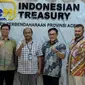 Direktur Utama PT Bank Muamalat Indonesia Tbk Indra Falatehan (kedua kiri) dalam kunjungan ke Aceh belum lama ini. (Dok Muamalat)
