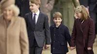 Pangeran George, Pangeran Louis, dan Mia Tindall dalam Natal 2023. (AP Photo/Kin Cheung)