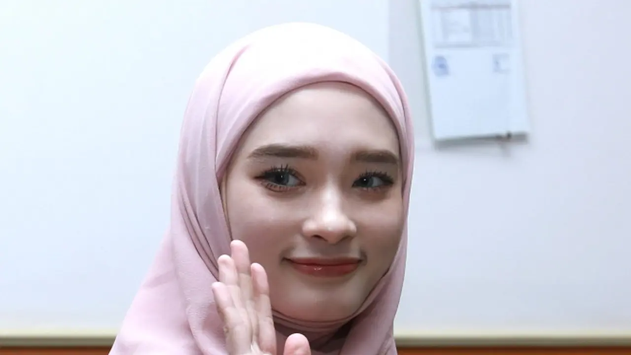 Inara Rusli Sidang Mediasi Perceraian