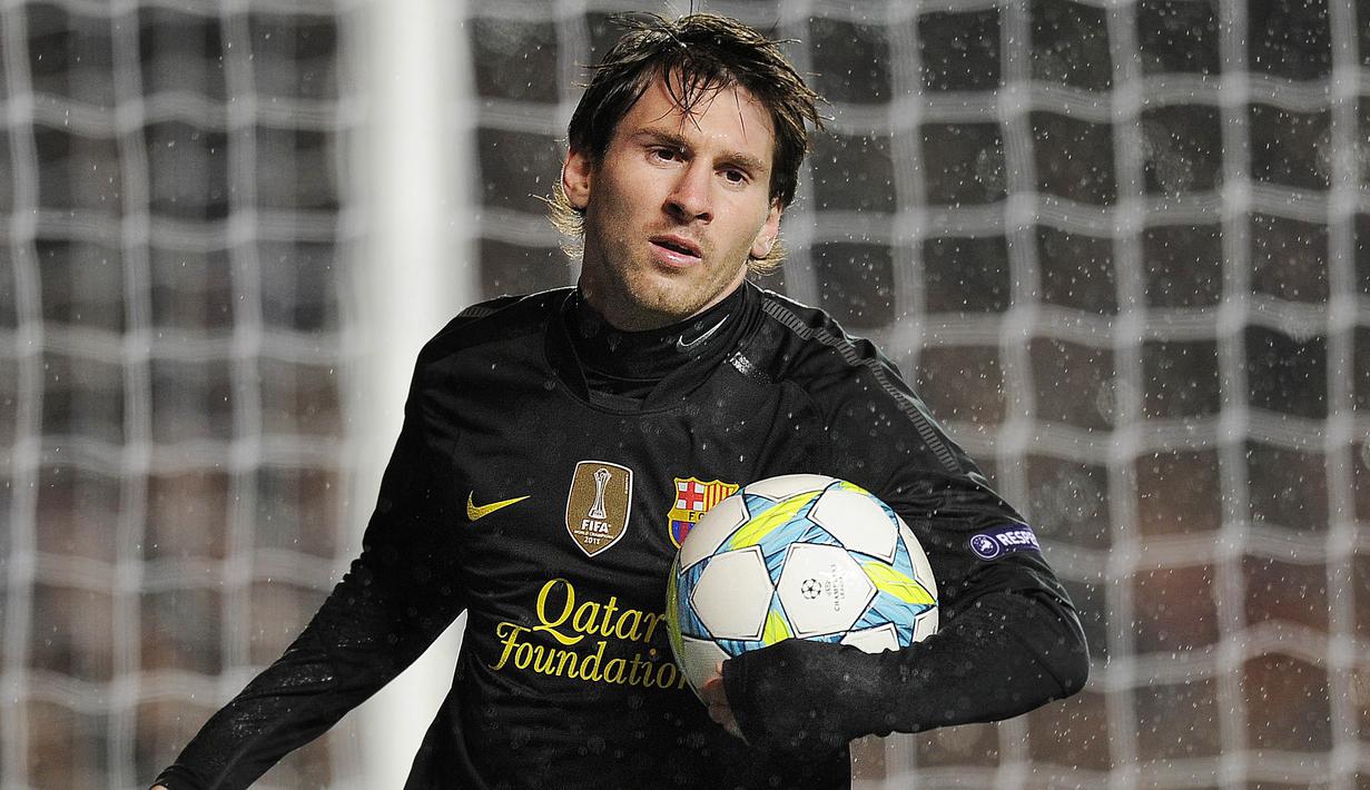 8. Lionel Messi selalu tampil saat Barcelona berjumpa Chelsea di Liga Champions. (AFP/Lluis Gene)