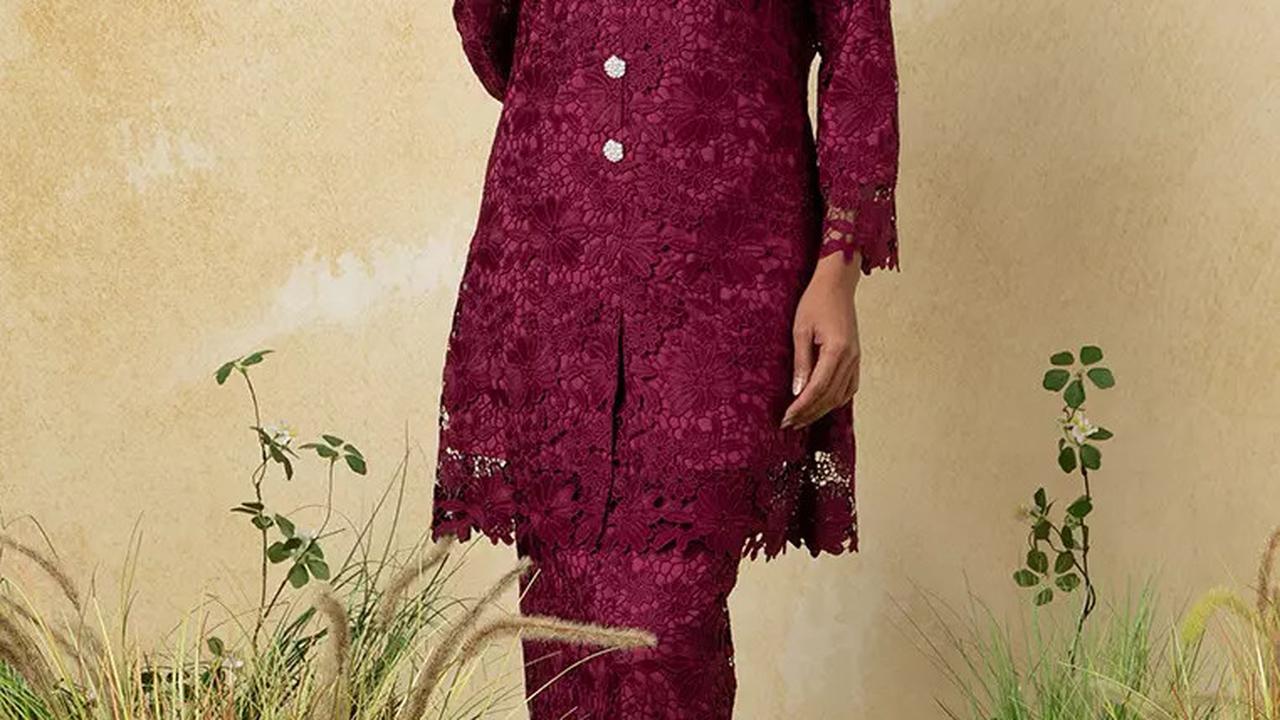 Baju Lebaran Brokat Warna Burgundy