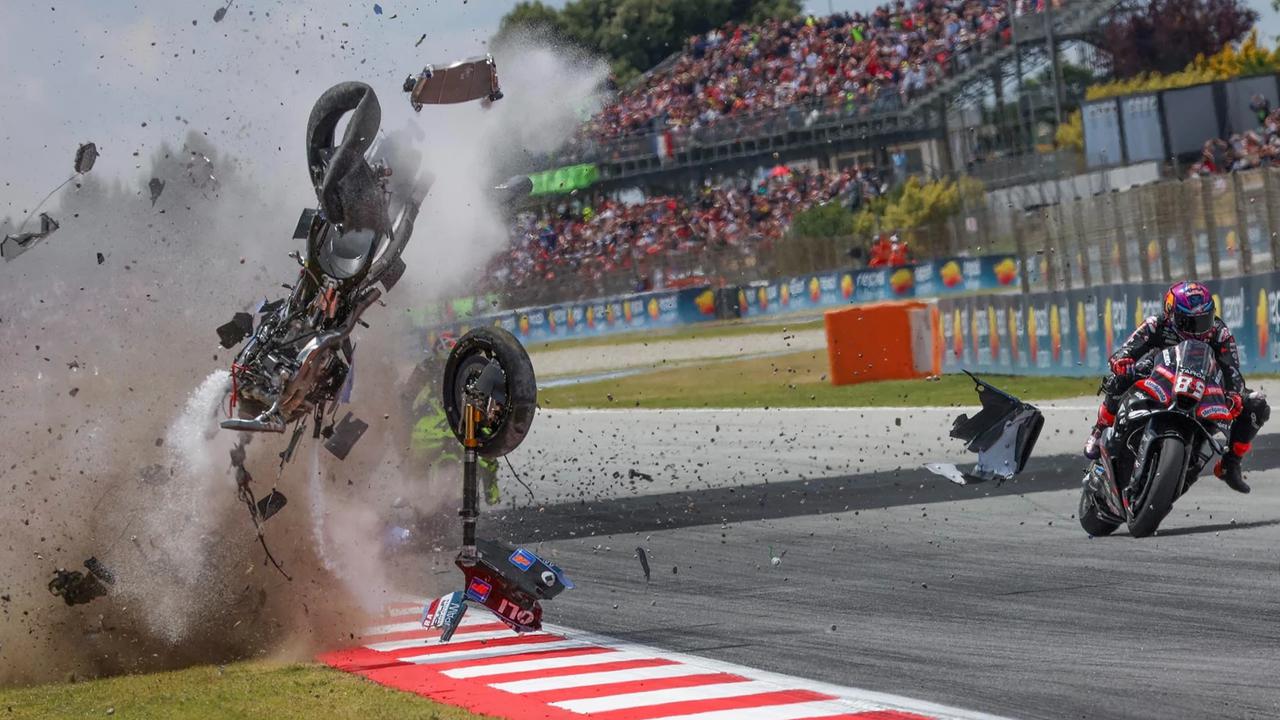 FOTO: Detik Detik Alex Marquez Terlempar dalam Kecelakaan Horor MotoGP Catalunya 2026