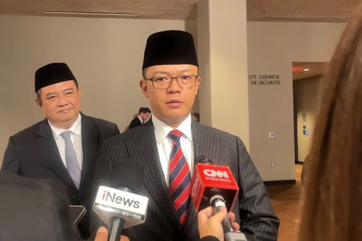 Menteri Luar Negeri Republik Indonesia (Menlu RI) Sugiono memberikan keterangan kepada awak media usai hadir dalam pertemuan DK PBB yang berlangsung di Markas Besar PBB di New York, Amerika Serikat (AS), pada Rabu (18/2/2026).