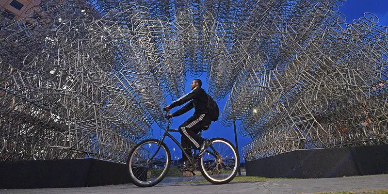 1000 Sepeda Lebih Disulap Jadi Instalasi Seni Ciamik