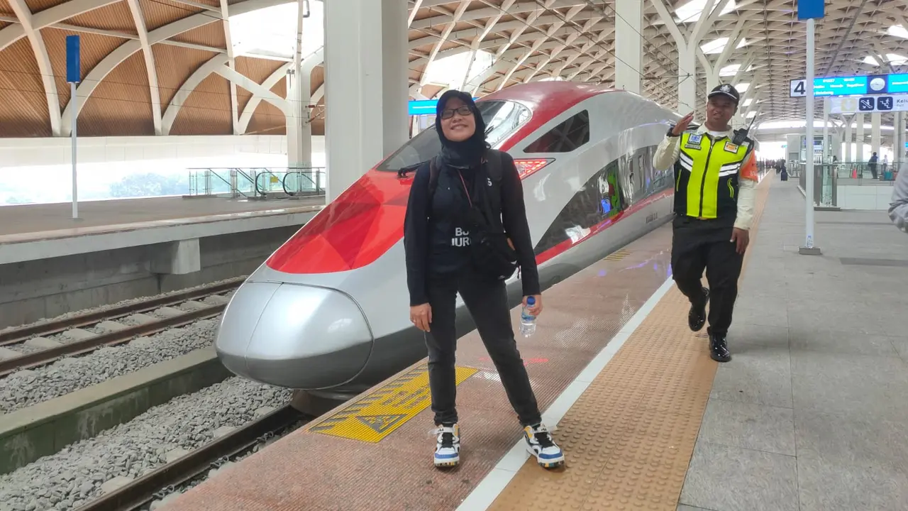 3 Larangan Saat Naik Kereta Cepat Whoosh yang Harus Diketahui