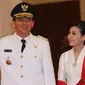 Berita soal Ahok gugat cerai Veronica ditanggapi dengan berbagai komentar dari masyarakat dunia maya. (Foto: AP/Tatan Syuflana)