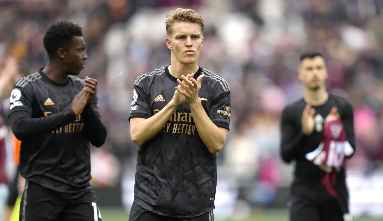 Arsenal masih memimpin klasemen Liga Inggris namun hanya empat poin atas Manchester City. Sedang West Ham di posisi 15 dengan 31 poin.  (AP Photo/Kirsty Wigglesworth)