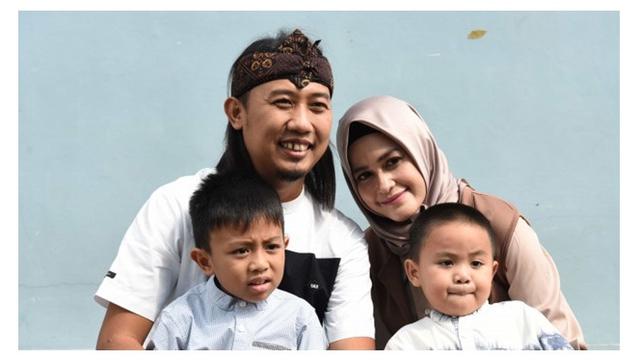 6 Pesona Irene Maya, Istri Ade Jigo yang Cantik dan Elegan