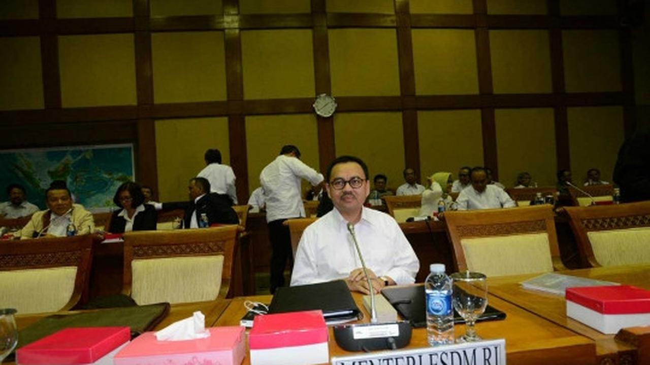 Menteri Sudirman Said hadiri rapat kerja dengan Komisi VII DPR