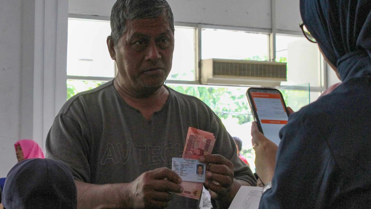 FOTO: BLT Kesra Rp 900 Ribu Mulai Cair Gelombang Kedua, 35 Juta Warga Jadi Penerima Bantuan