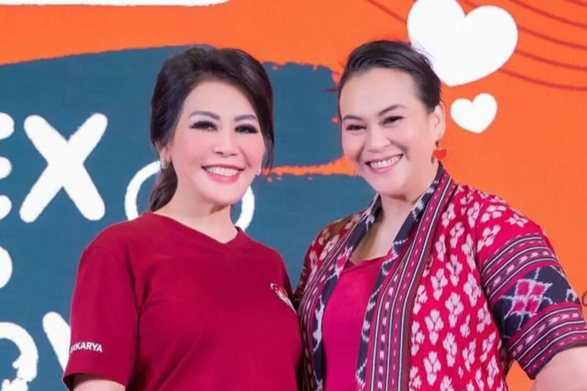 Zoya Amirin dan Meiline Tenardi