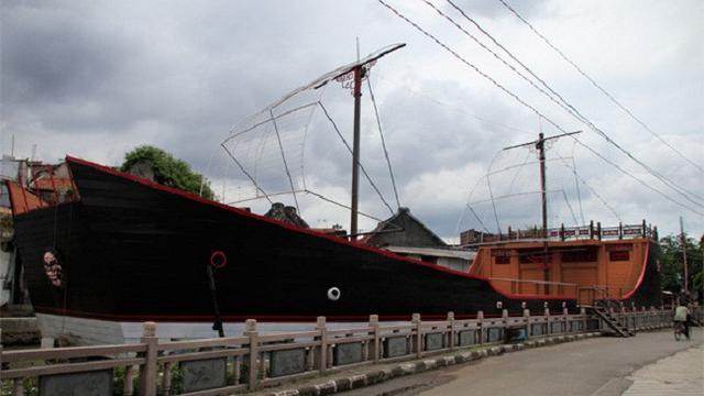 Kelenteng Tay Kak Sie Semarang.