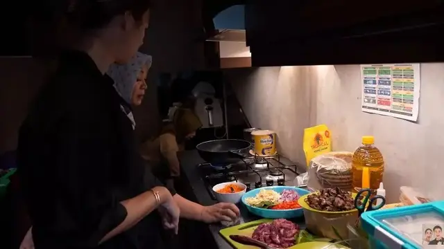 Potret Dapur Kotor di Rumah Paula Verhoeven, Minimalis tapi Serba Ada