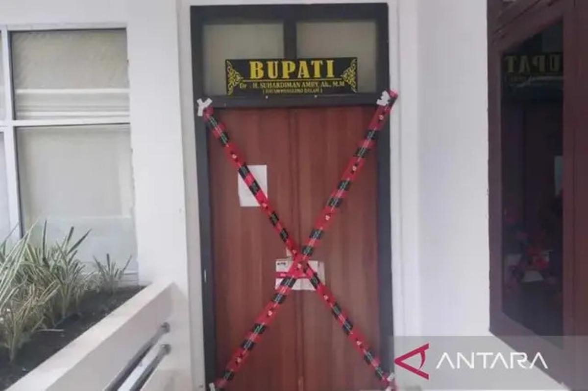 KPK Amankan 10 Orang dalam OTT di Kuantan Singingi