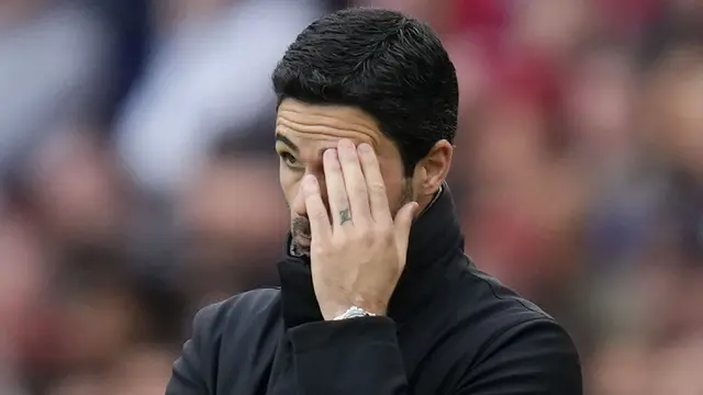 Foto: Kebobolan Dua Gol dalam 3 Menit dari Aston Villa, Arsenal Relakan Man City Pimpin Balapan Menuju Gelar Liga Inggris