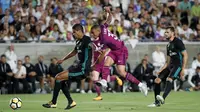 Manchester City menang 4-1 atas Real Madrid pada laga lanjutan International Champions Cup (ICC) 2017 yang berlangsung di Los Angeles Memorial Coliseum, California, Kamis (27/7/2017). (AP Photo/Jae C. Hong)