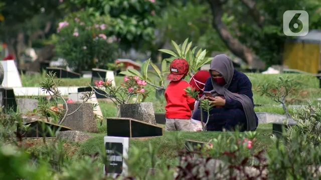 Peziarah Dibatasi dan Wajib Kenakan Masker