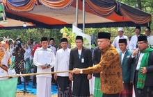 HSN 2023, Bupati OKU Timur Beri Beasiswa untuk Santri Berprestasi