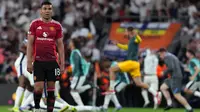Gelandang Manchester United asal Brasil #18, Casemiro, bereaksi di akhir pertandingan final Liga Europa UEFA antara Tottenham Hotspur dan Manchester United di Stadion San Mames, Bilbao, pada 21 Mei 2025. (CESAR MANSO/AFP)