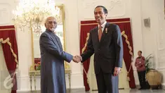 Presiden Joko Widodo menerima kunjungan Wapres India Mohammad Hamid Ansari di Istana Merdeka, Jakarta, Senin (2/11/2015). India dan Indonesia membahas kerjasama di bidang keamanan maritim, pendidikan, batubara dan farmasi.(Liputan6.com/Faizal Fanani)